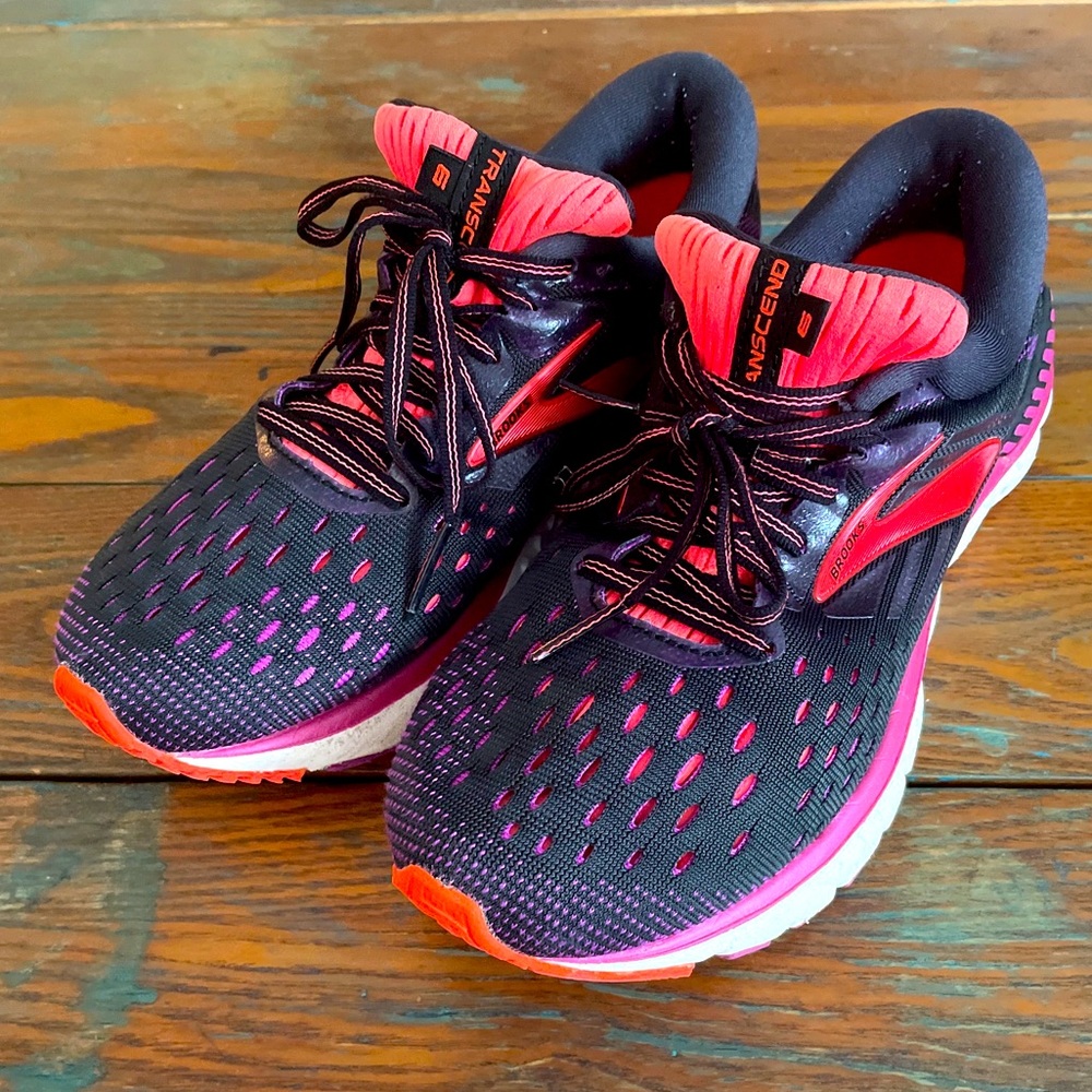 Brooks Women’s Transcend 6 Running Shoes Size 7.5 Black Pink Sneakers